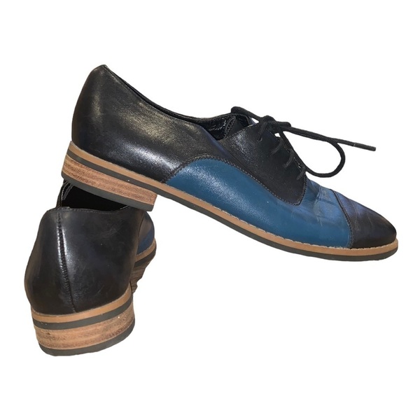 Kate Spade “Saturday” Two Toned Oxford Shoe - Picture 4 of 11